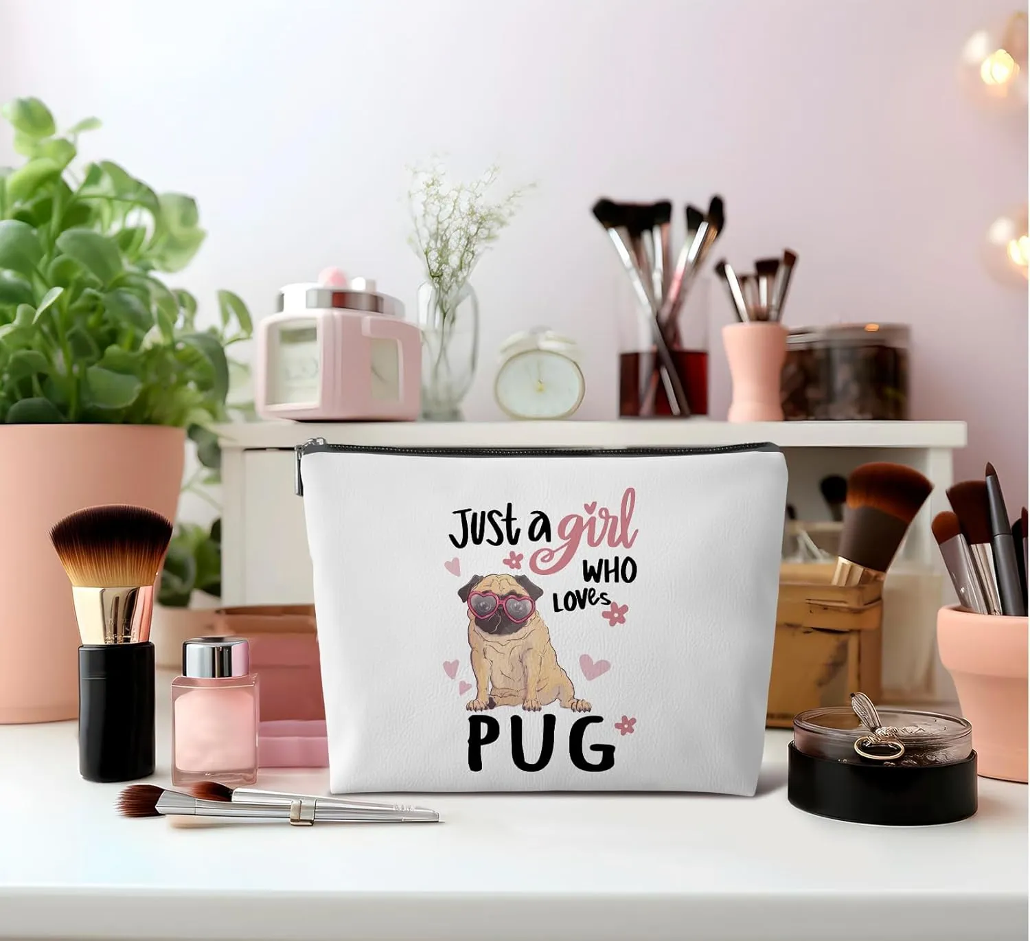 Cute Dog Makeup Bag,Pug Gifts for Pug Lovers,Just A Girl Who Loves Pug Leather Travel Makeup Pouch,Cosmetic Bag Zipper Pouch for Women,Travel Organizer Pouch Small Makeup Bag for Purse
