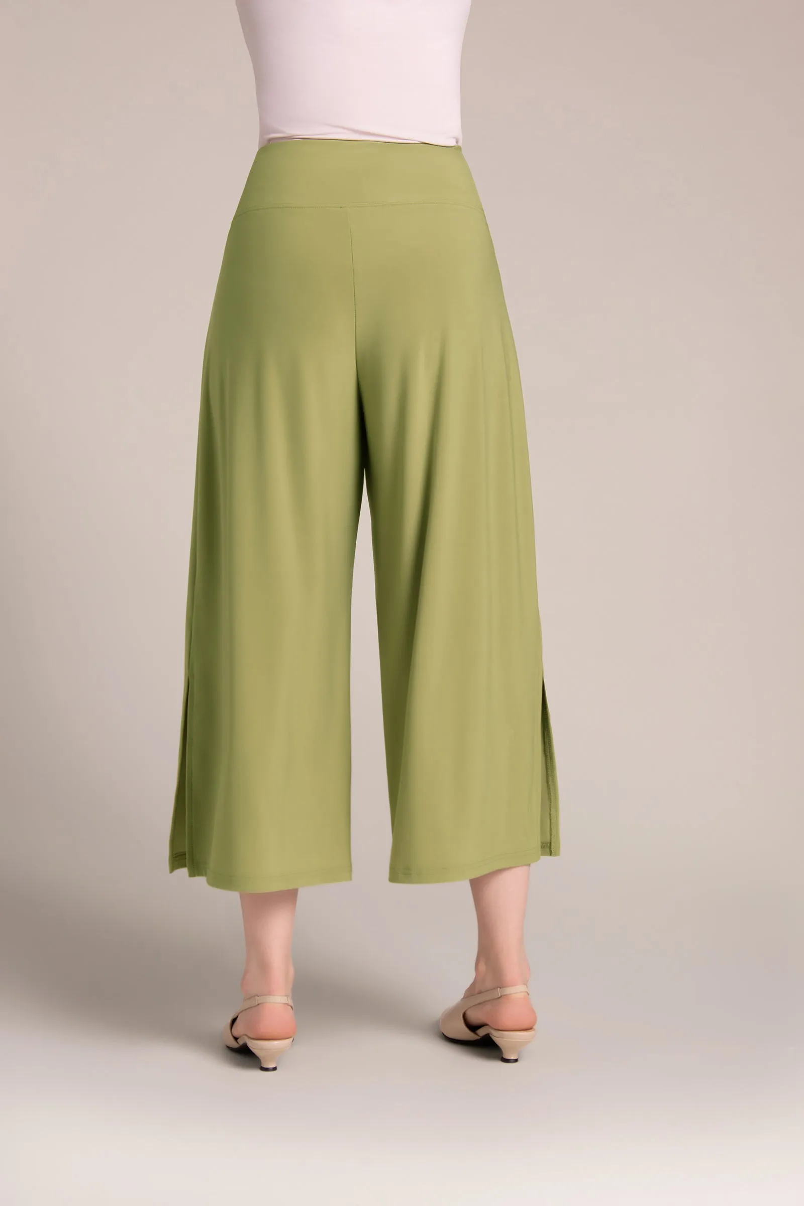Side Slit Wide Capri | Epsom