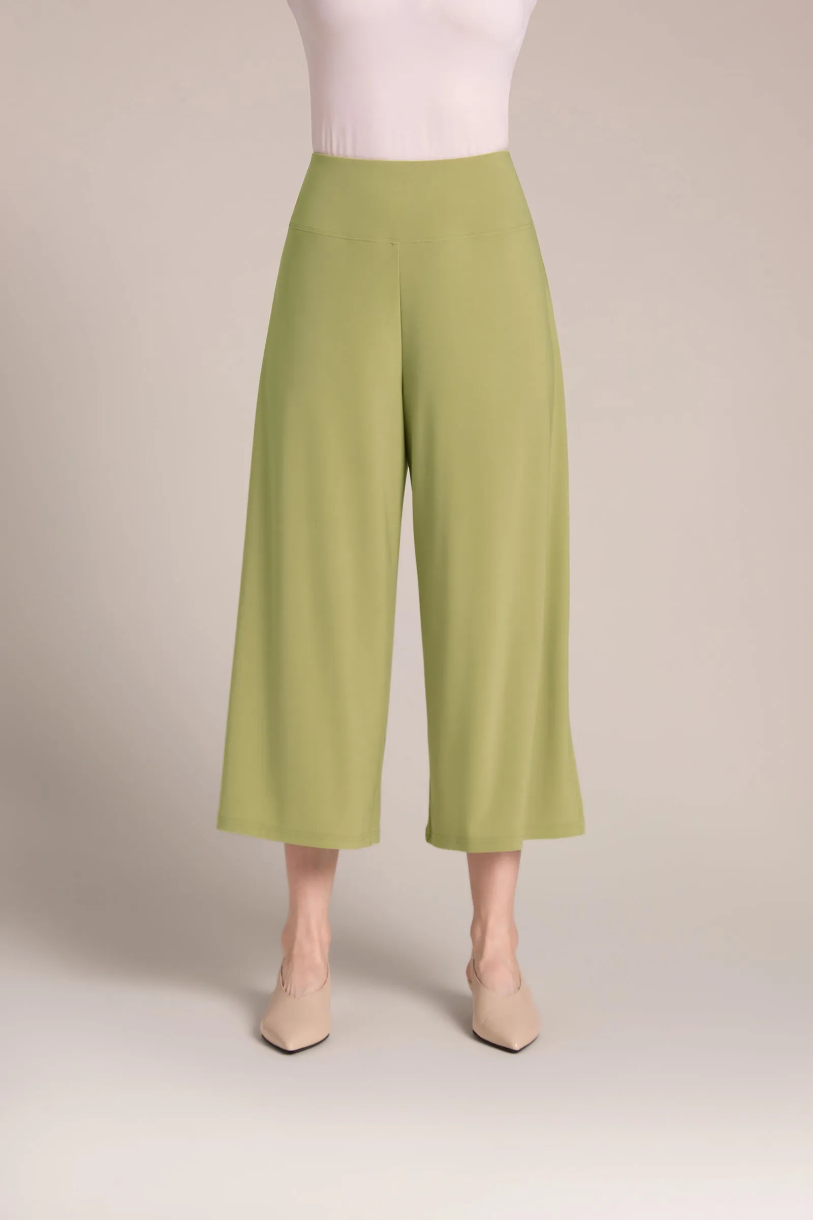 Side Slit Wide Capri | Epsom